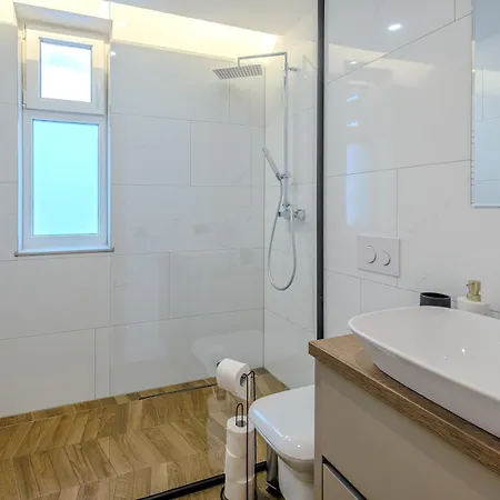 Apartamento 4friendscoresibrasov Pth *